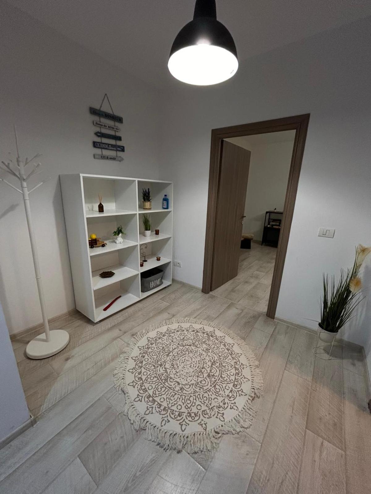 Cozy Apartment 130E By Plaza Bucharest Exterior photo